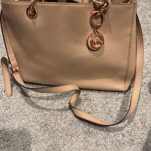 Hand bag